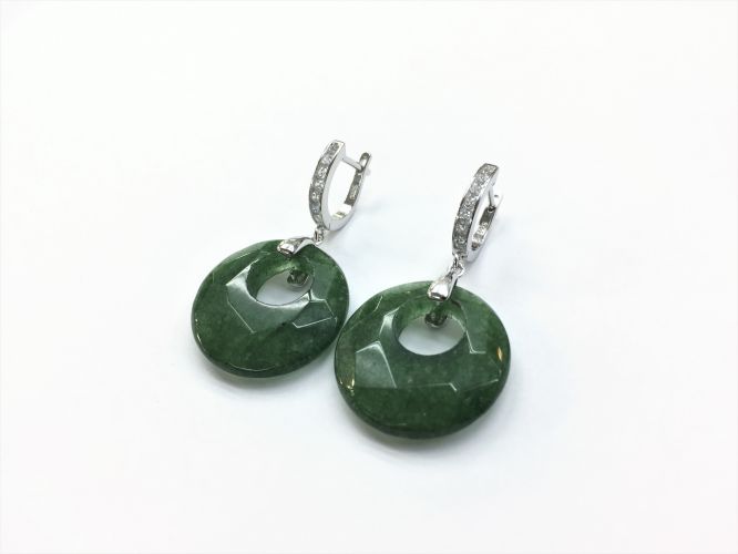 <p>Aros De Plata Cubics Con Piedra Verde</p>
