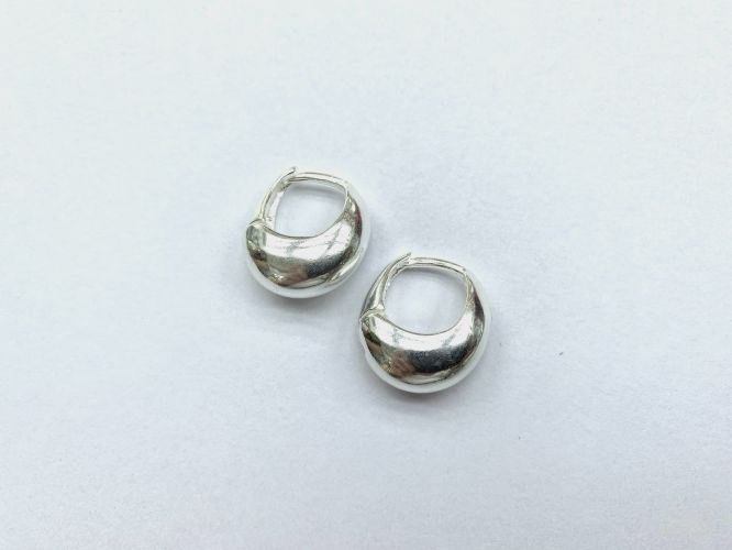 <p>Aros de Plata Bombe Liso</p>
