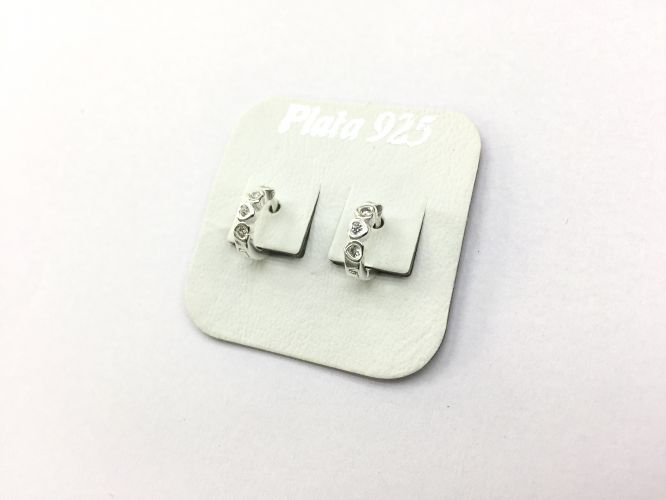 <p>Aros de Plata</p>

<p>con Corazones y Cubics</p>
