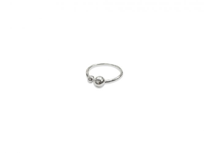 <p>Anillo de Plata</p>

<p>Fino Doble Bolita</p>
