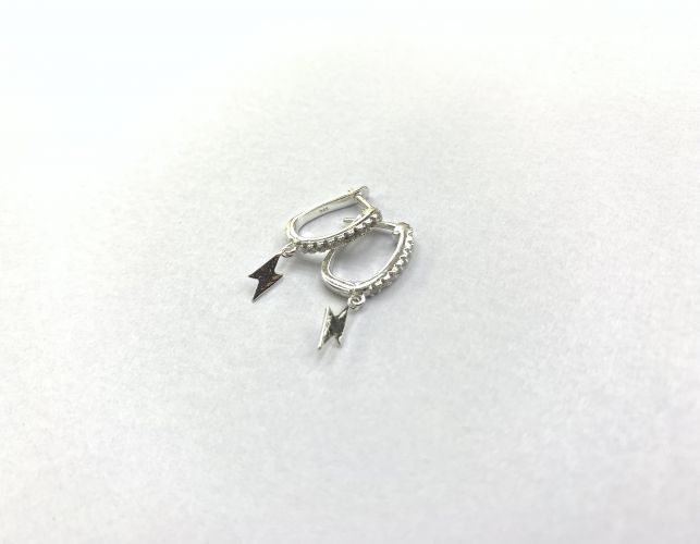 <p>Aros de Plata Argolla</p>

<p>con Cubic y Rayo</p>

