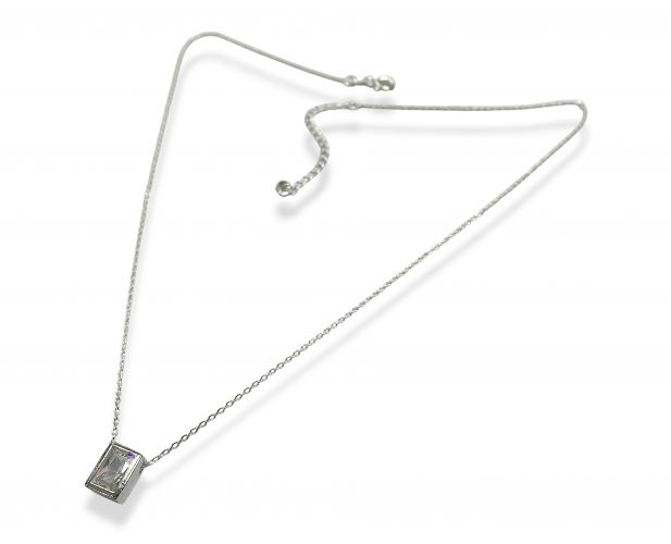 <p>Cadena de Plata con Cubic</p>

<p>Rectangular Pasante</p>
