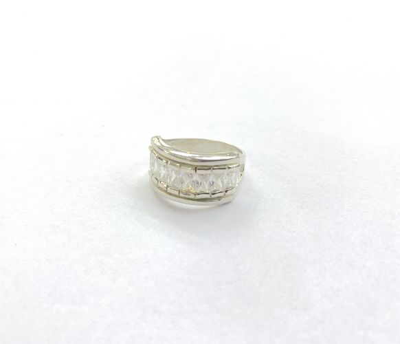 <p>Anillo Plata con Cubics Pave</p>
