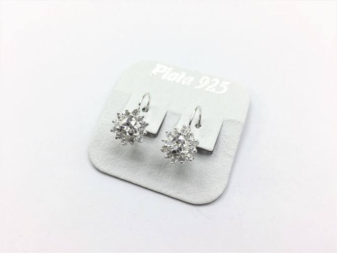 <p>Aros De Plata Tipo Roseta Cubics Con Brisura</p>
