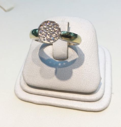 <p>Anillo De Plata Y Oro Con Cubics</p>
