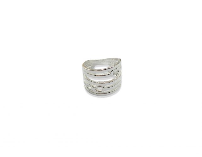 <p>Anillo Ancho Calado con</p>

<p>Corazón e Infinito en Plata</p>
