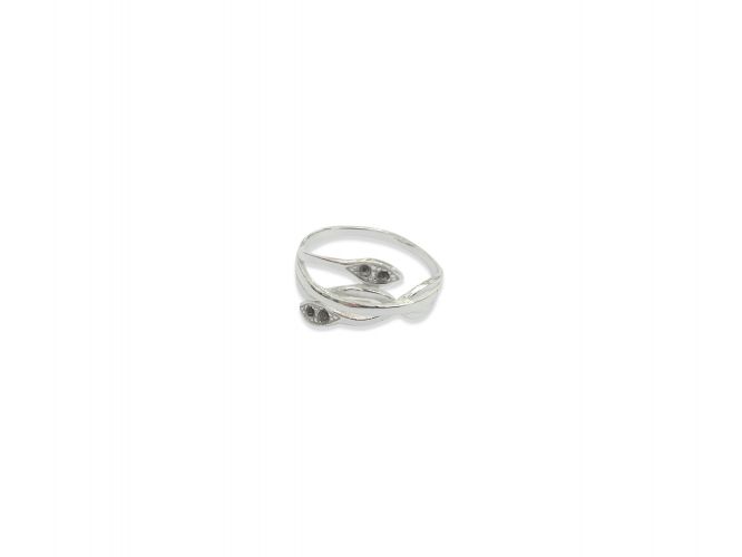 <p>Anillo de Plata con Marquesitas</p>
