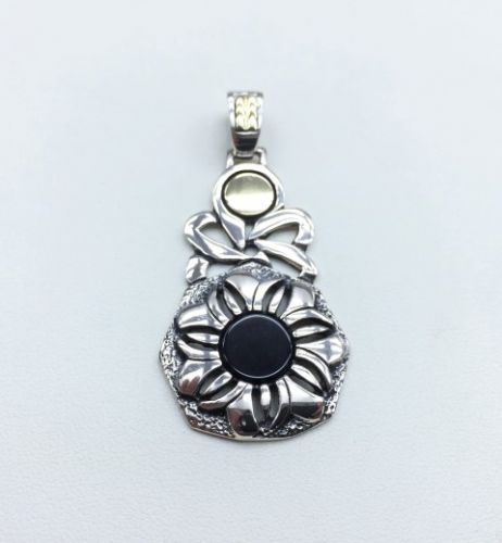 <p>Dije de Plata y Oro Centro Onix</p>
