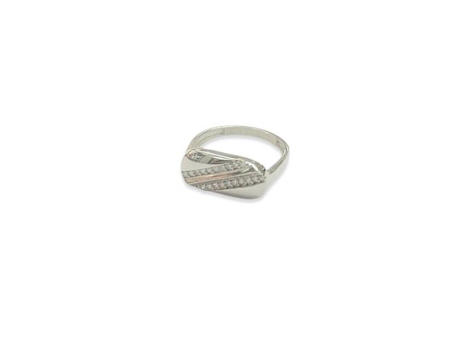 <p>Anillo de Plata con Cubics</p>
