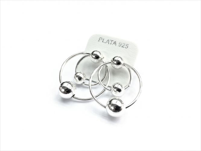 <p>Aros De Plata Con Bolas</p>
