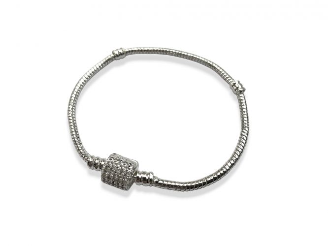 <p>Pulsera de Acero Blanco con un Cierre con Piedritas</p>
