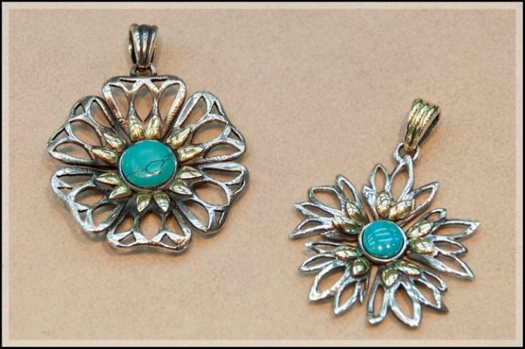 <p>
	Dijes Plata y Oro</p>
