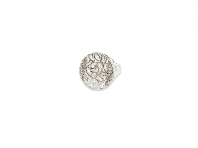 <p>Anillo Redondo y Calado</p>

<p>de Plata con Cubics</p>
