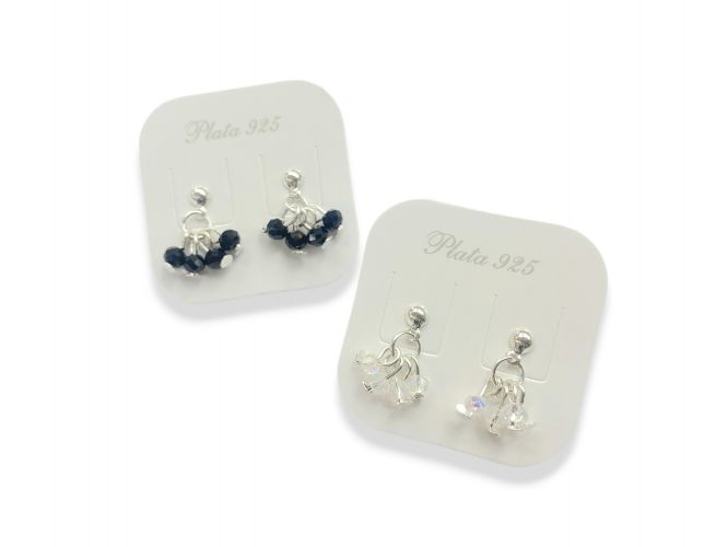 <p>Aros de Plata con Cristalitos Colgando</p>
