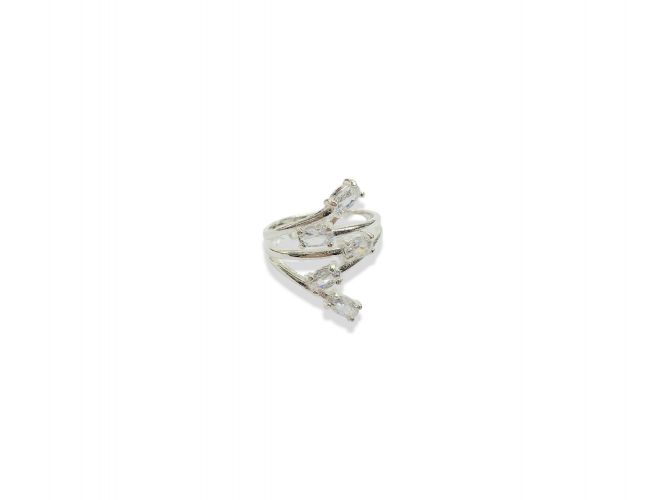 <p>Anillo de Plata con Cubics</p>
