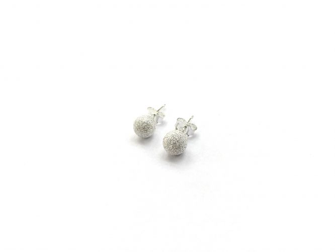 <p>Aro de Plata Bolita Picado Chico</p>
