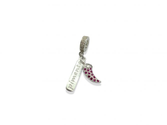 <p>Dije Pimenta de Plata con Cubics</p>
