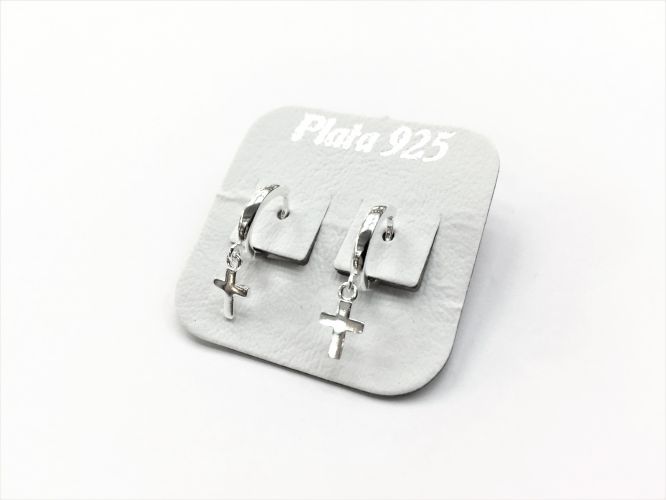 <p>Aros De Plata Argolla</p>

<p>Con Dije Colgado Cruz Lisa</p>
