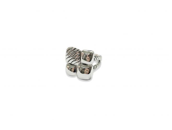 <p>Anillo Inflado de Plata Cuadros</p>
