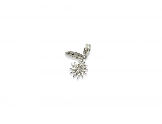 <p>Dije Sol de Plata con Cubics </p>
