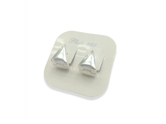 <p>Argolla de Plata Triangular  Cierre Bizagra</p>

