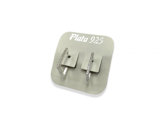 <p>Argolla Rectangular con Cubics de Plata</p>
