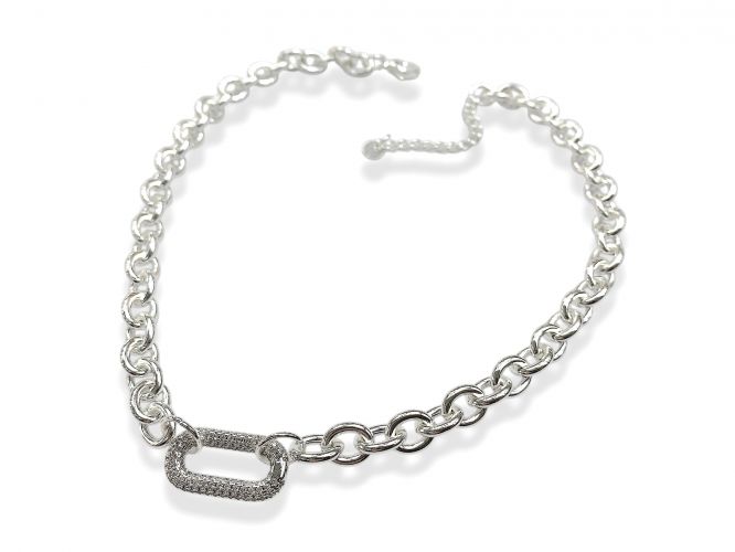 <p>Collar de Acero Blanco con</p>

<p>Eslabones Cortos más Extensión</p>

<p>y Centro con Cubics</p>
