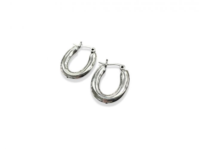 <p>Argollas Infladas de Plata Ovaladas Chatas</p>
