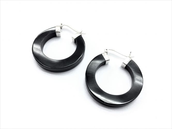 <p>Aros De Plata Argolla Onix Grande</p>
