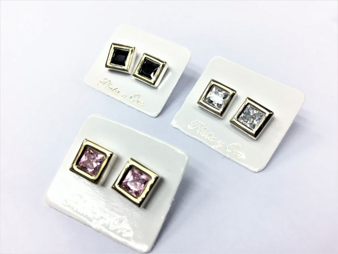 <p>Aros De Plata Y Oro Cuadrado Cubic</p>
