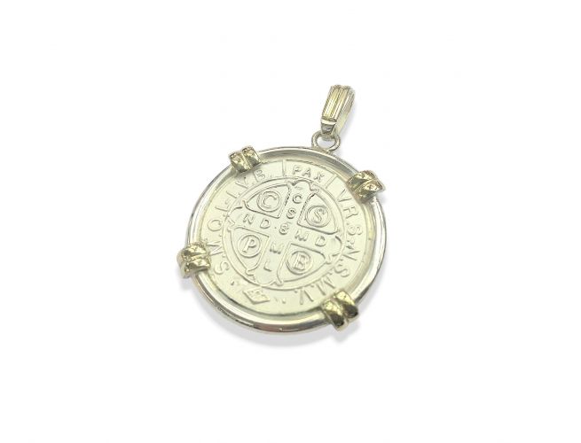 <p>Medalla San Benito</p>

<p>de Plata y Oro Grande</p>
