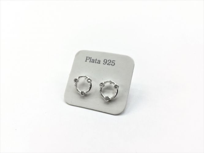 <p>Aros De Plata Calado Con 3 Cubics</p>
