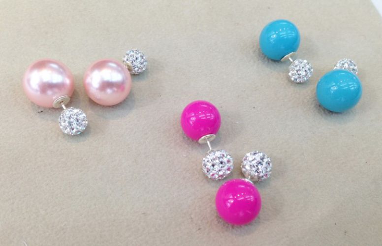 <p>Aros De Plata Dior Con Bola De Fuego</p>
