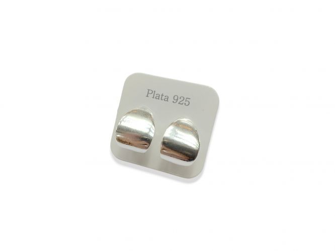 <p>Media Argolla Lisa en Plata</p>
