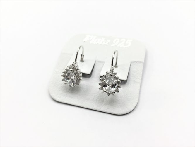<p>Aros De Plata Tipo Roseta </p>

<p>Cubics Gota Con Brisura</p>
