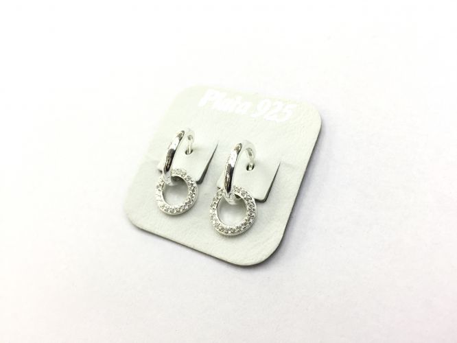 <p>Aros de Plata Argolla Lisa</p>

<p>con Dona Cubics</p>
