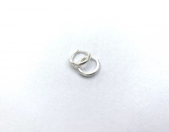 <p>Aros de Plata Argollita Lisa Bombe</p>

