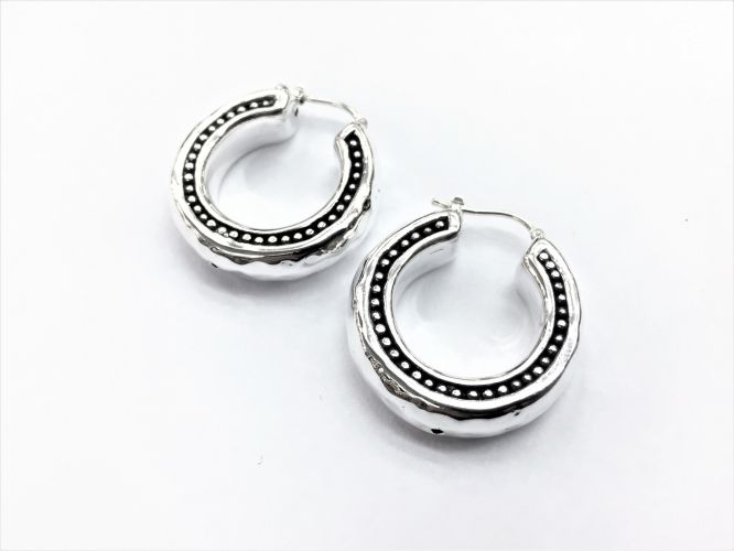 <p>Aros De Plata Inflados</p>

<p>Argolla Grandes Martillados</p>
