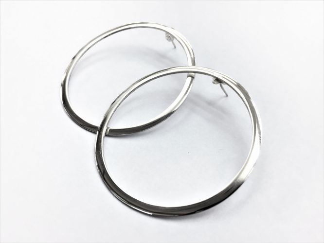 <p>Aros De Plata Redondos Grandes </p>
