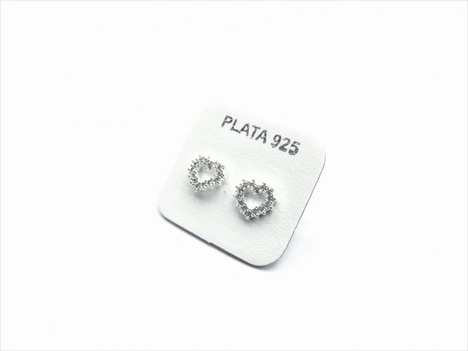 <p>Aros De Plata Corazon Calado Con Cubics</p>

