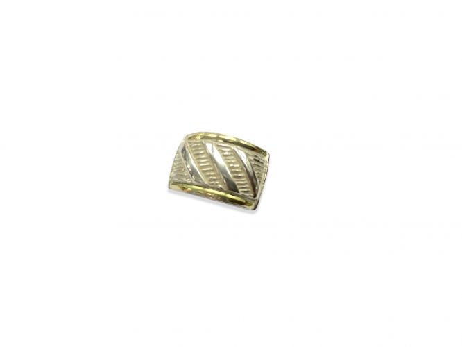 <p>Anillo de Plata y Oro Rayado</p>
