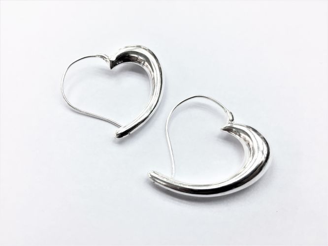 <p>Aros De Plata Corazon Grande</p>
