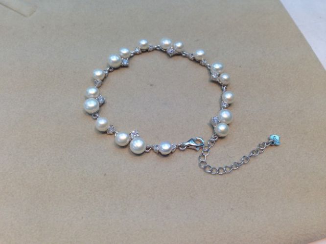 <p>
	Pulsera de Plata</p>
