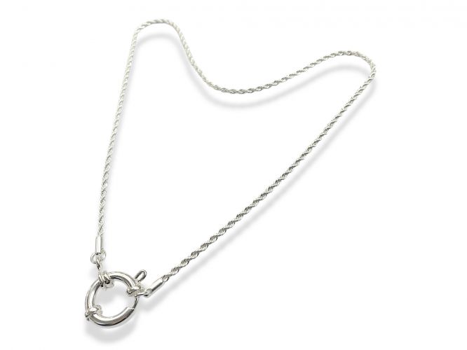 <p>Cadena Soguita de Acero Blanco con</p>

<p>Cierre Marinero x 40 cm</p>
