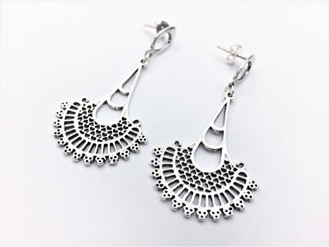 <p>Aros De Plata Linea Hindu Empavonado</p>
