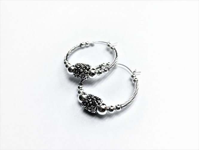 <p>Aros De Plata Argolla Tipo Bali Grande</p>
