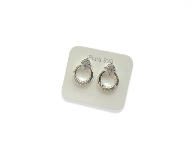 <p>Aro Calado de Plata con Cubics</p>
