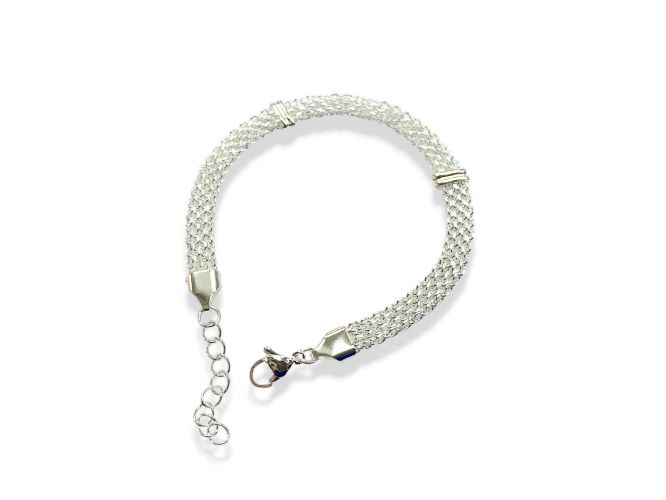 <p>Pulsera de Acero Blanco Chata Tipo Malla con Trabitas</p>
