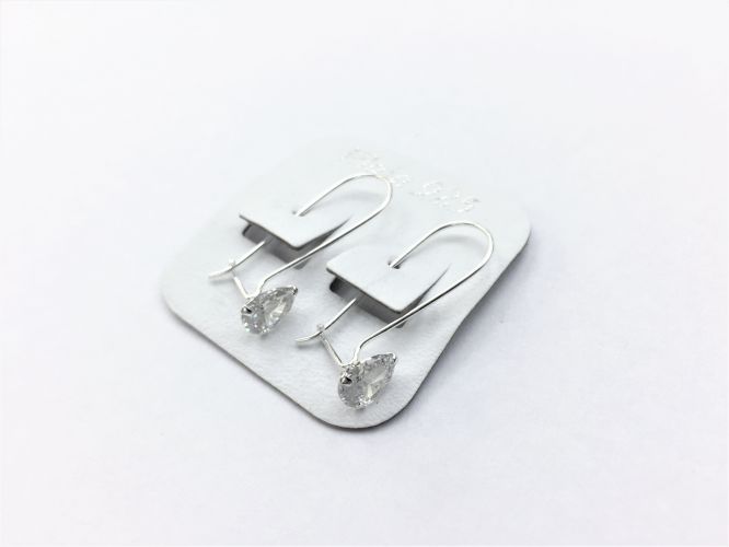 <p>Aros De Plata Largos Con Cubic Gota</p>
